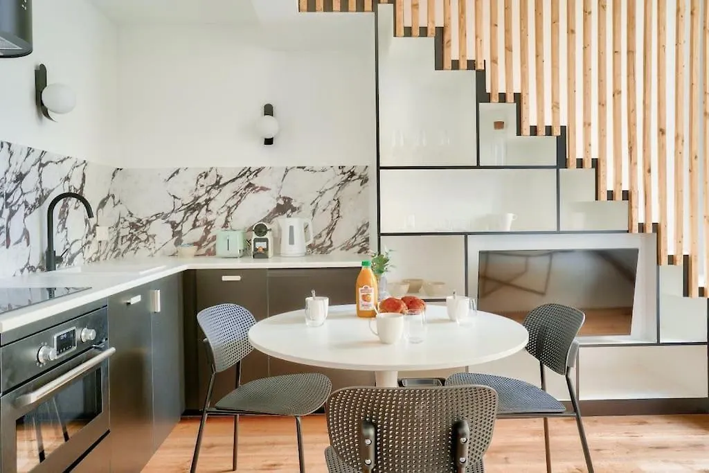 Le Perchoir Parisien Apartment 0*, Paris